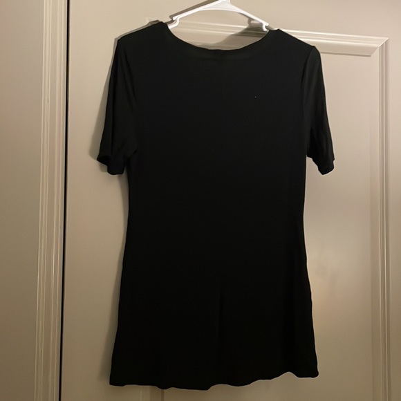 Old Navy short-sleeved black tee, size S - Picture 2 of 2